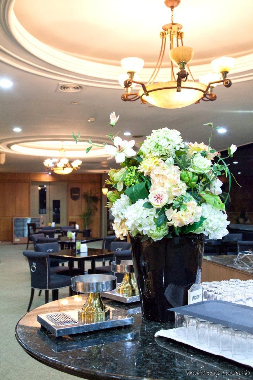 Hotel Victoria *