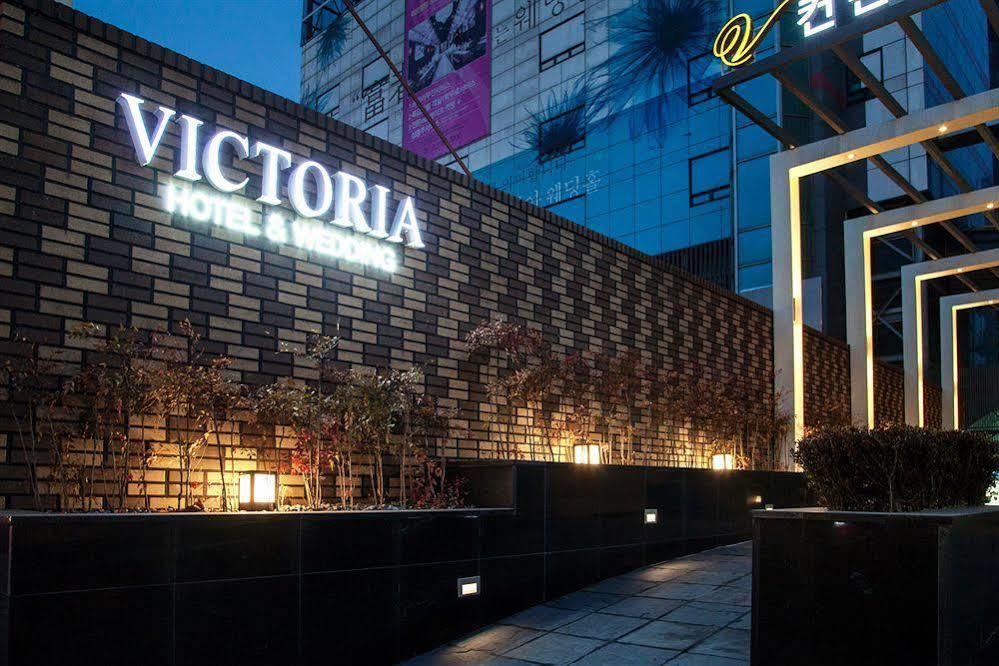 Hotel Victoria *