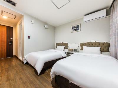 Hotel Victoria *