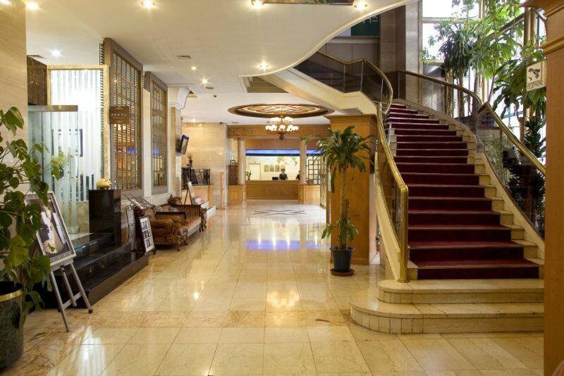 Hotel Victoria *