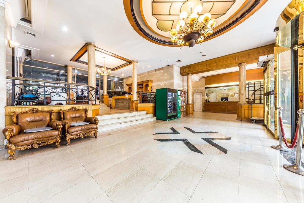 Hotel Victoria *